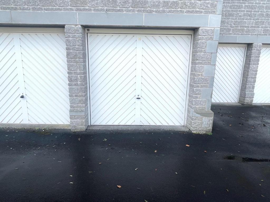 Garage.JPG