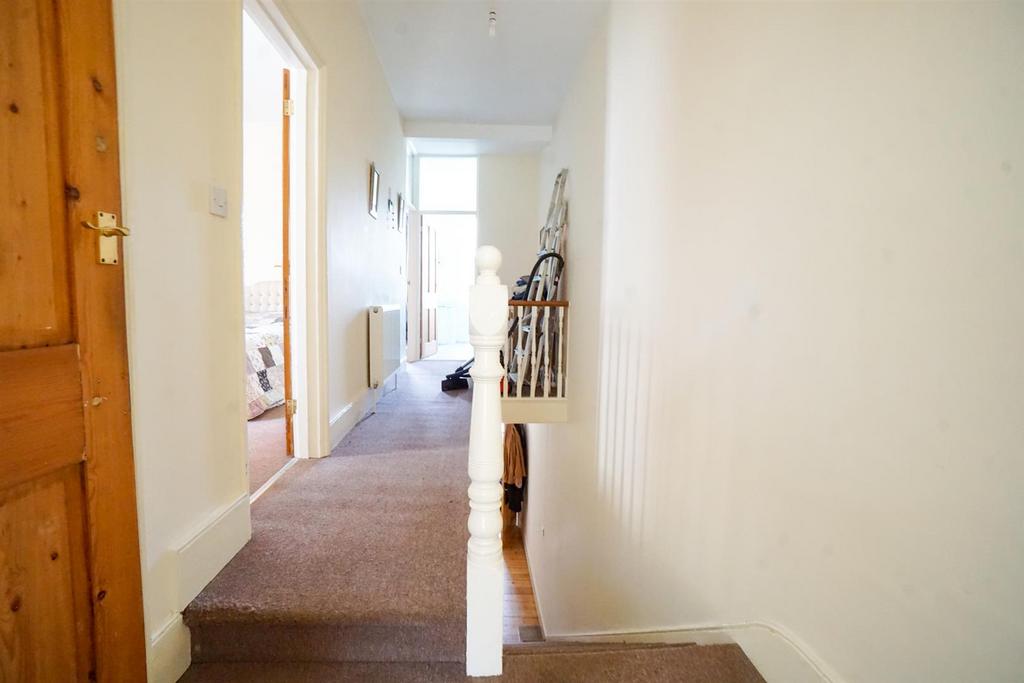 156 Hughenden Road (31).jpg