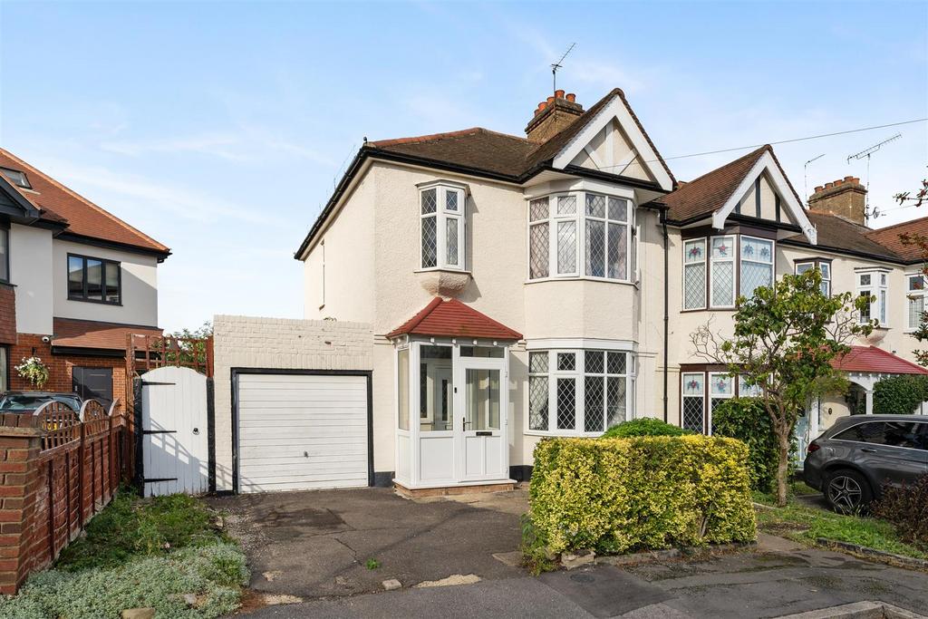 Fairview Gardens, Woodford Green 3 bed end of terrace house for sale