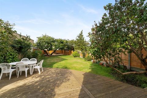 23 Fairview Gardens, Woodford Green, IG8 7DJ