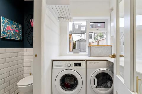 35 Halstead Road, London, E11 2AY
