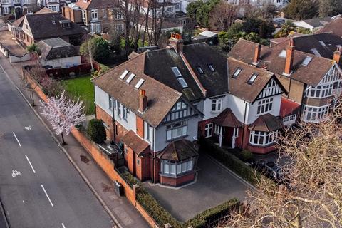 5 bedroom semi-detached house for sale, Draycot Road, Wanstead