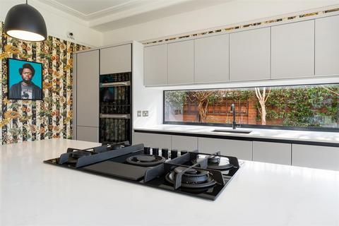 10 Draycot Road, London, E11 2NU