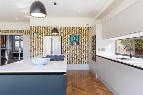 10 Draycot Road, London, E11 2NU