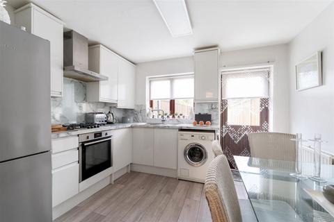 2 bedroom terraced house for sale, Magpie Close, Forest Gate