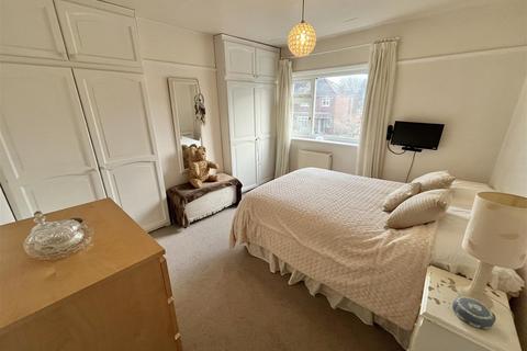 12 Barlow Road, Wilmslow, SK9 4BE