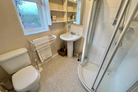 12 Barlow Road, Wilmslow, SK9 4BE
