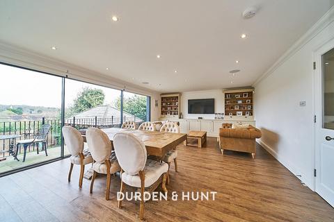 36 Blackacre Road, Theydon Bois, Epping, CM16 7LU