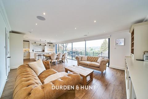 36 Blackacre Road, Theydon Bois, Epping, CM16 7LU