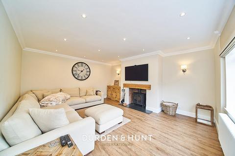 36 Blackacre Road, Theydon Bois, Epping, CM16 7LU