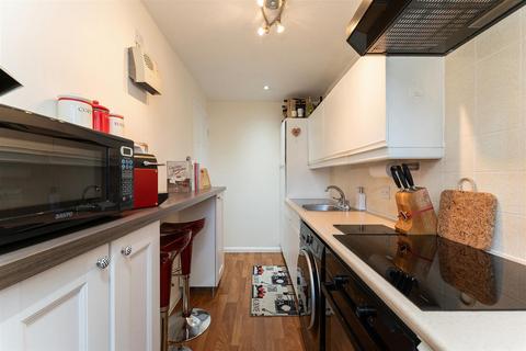 1 bedroom apartment for sale, Falcon Way, Wanstead