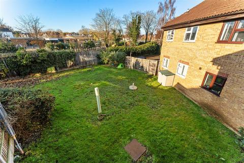 3 Falcon Way, London, E11 1SX