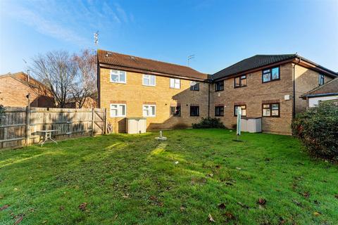 3 Falcon Way, London, E11 1SX