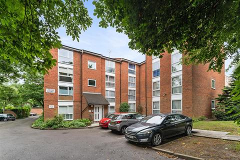 2 bedroom apartment for sale, Louise Court, Grosvenor Road, Wanstead