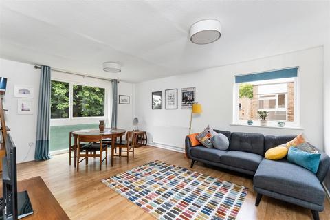2 bedroom apartment for sale, Louise Court, Grosvenor Road, Wanstead