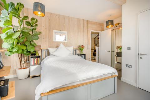 Flat 4, 1 Blaker Road, London, E15 2PY