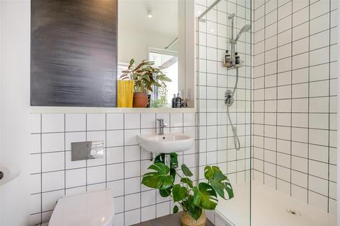 Flat 4, 1 Blaker Road, London, E15 2PY
