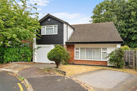 4 High Silver, Loughton, IG10 4EL