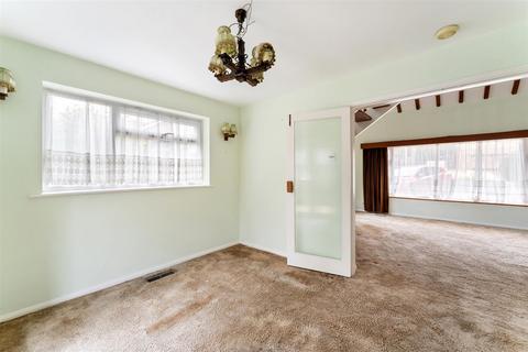 4 High Silver, Loughton, IG10 4EL