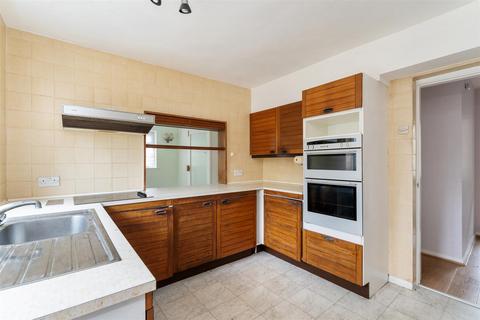 4 High Silver, Loughton, IG10 4EL
