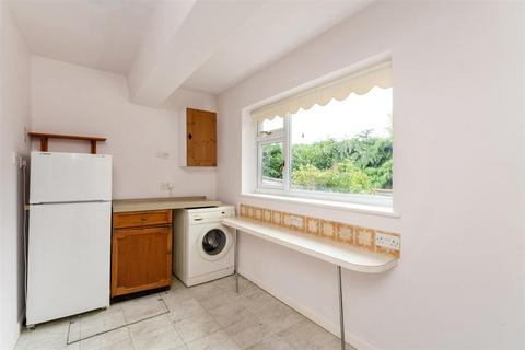 4 High Silver, Loughton, IG10 4EL
