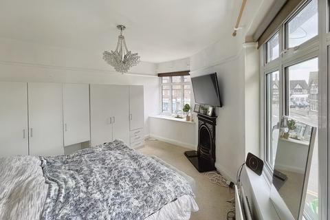 2 bedroom flat for sale, Petts Wood Road, Orpington BR5