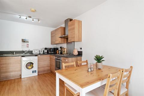 2 bedroom flat for sale, High Road, Leytonstone