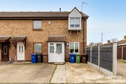 2 bedroom end of terrace house for sale, Burns Place, Tilbury
