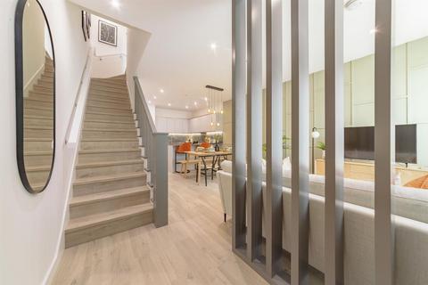undefined, Springpark Drive, London