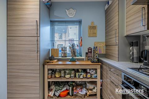 7 Bredle Way, Aveley, South Ockendon, RM15 4EQ