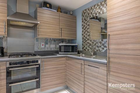 7 Bredle Way, Aveley, South Ockendon, RM15 4EQ