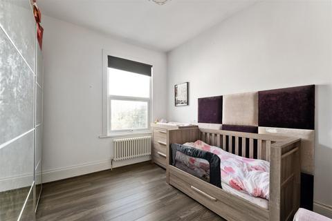 2 bedroom apartment for sale, Selsdon Road, Wanstead