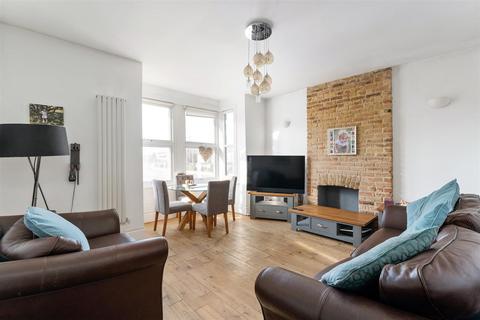 2 bedroom apartment for sale, Selsdon Road, Wanstead