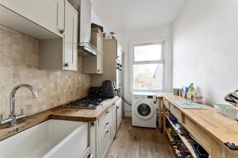 2 bedroom apartment for sale, Selsdon Road, Wanstead