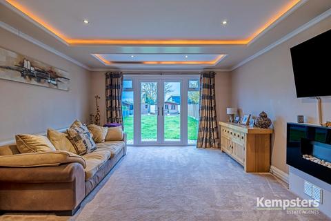 44 Blackshots Lane, Grays, RM16 2JU