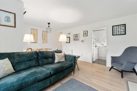 2 bedroom apartment for sale - Malcolm Way, Snaresbrook