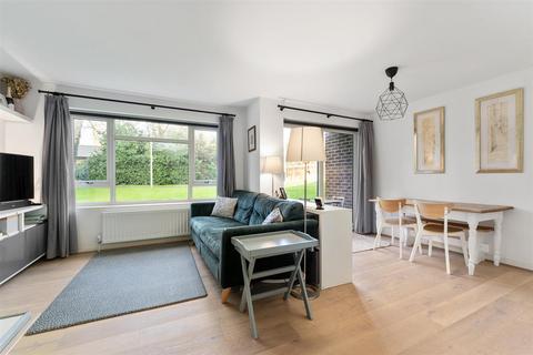 2 bedroom apartment for sale - Malcolm Way, Snaresbrook