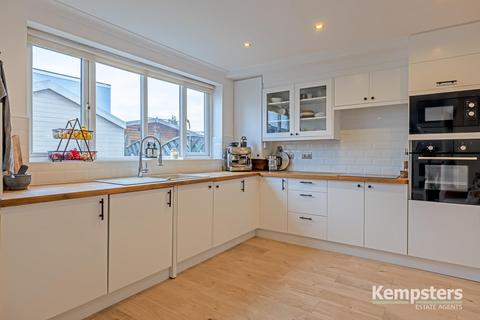 35 Adelaide Road, Tilbury, RM18 7BD