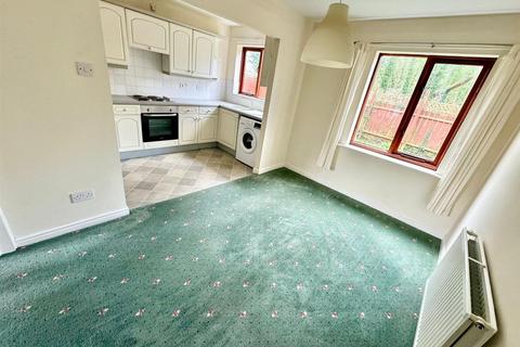 3 bedroom semi-detached house to rent, Swallowfields, Coulby Newham, Middlesbrough