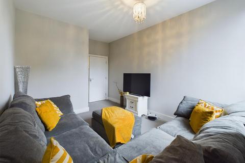2 bedroom flat for sale, Hazelwick Avenue, Crawley RH10