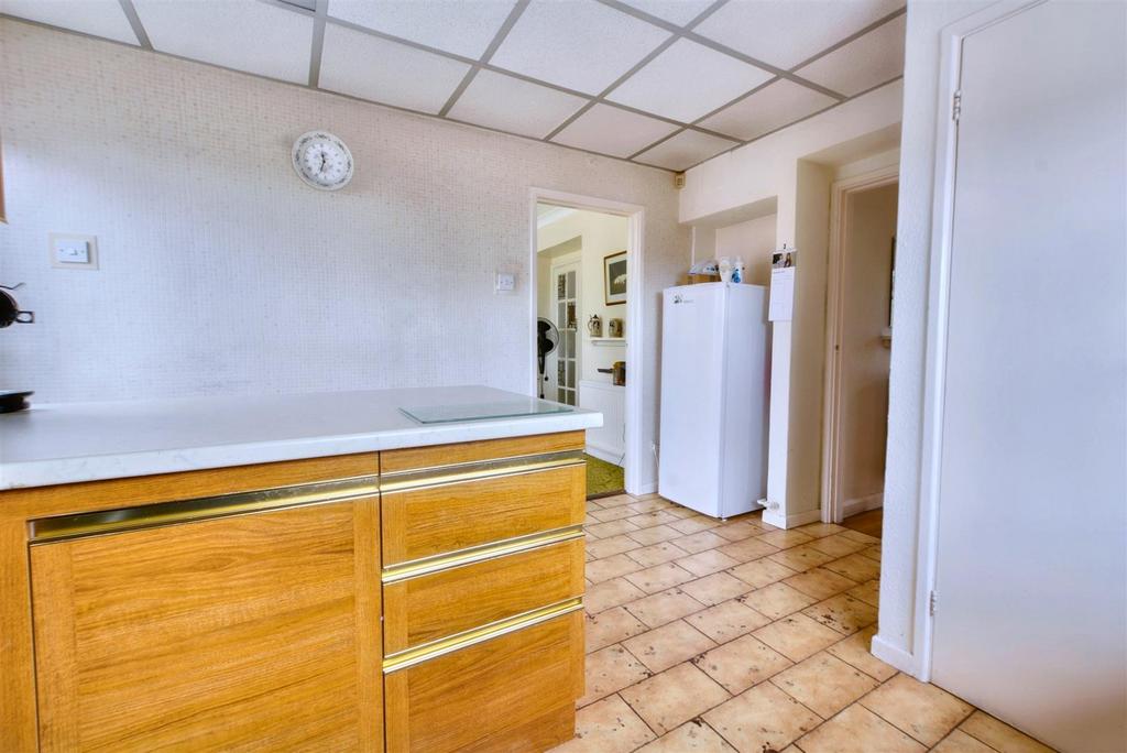 Kitchen 1.jpeg
