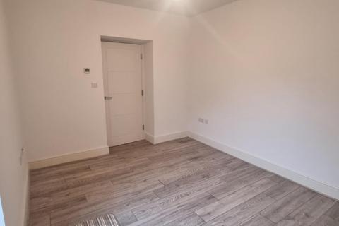 2 bedroom apartment to rent - 672 Mumbles Road, Swansea SA3