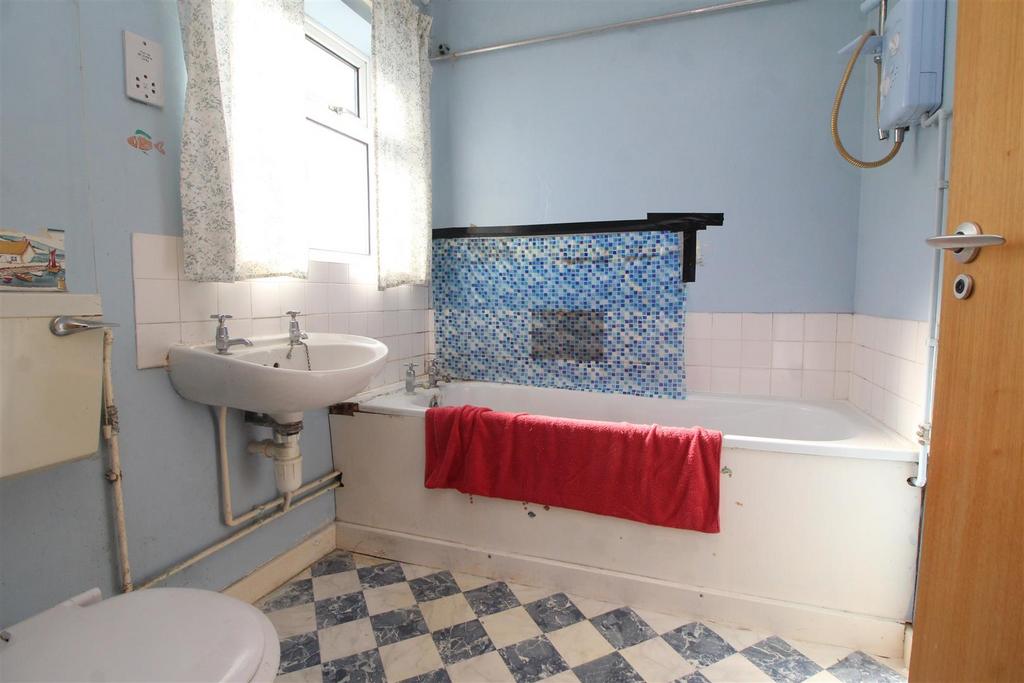 Bathroom .JPG