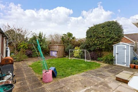 15 Carnforth Road, Sompting, Lancing, BN15 9TQ