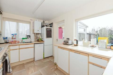 15 Carnforth Road, Sompting, Lancing, BN15 9TQ