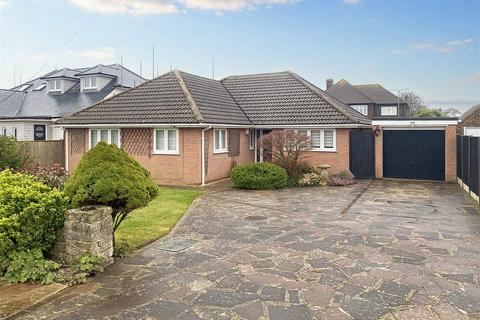 3 bedroom detached bungalow for sale - Telgarth Road, Ferring, Worthing