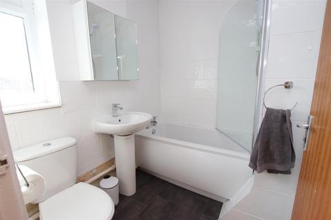 12 Churchfields, Bradford, BD2 3JN
