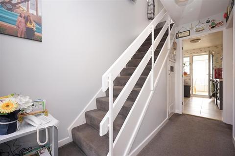 6 Chestnut Walk, Barrow-in-furness, LA13 0JB