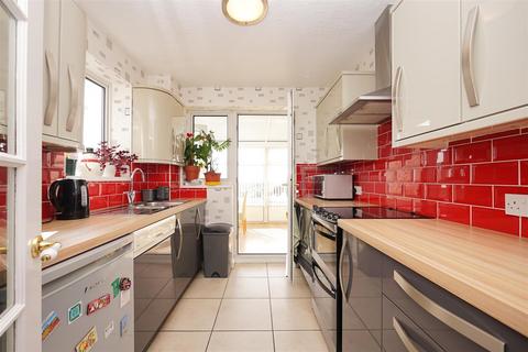 6 Chestnut Walk, Barrow-in-furness, LA13 0JB