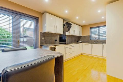 3 bedroom detached house for sale, Hornchurch Court, Heywood OL10